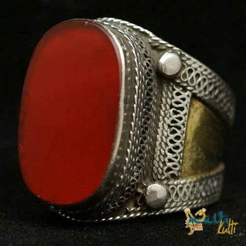 Srebrny pierścionek z karneolem (Turkmenistan)