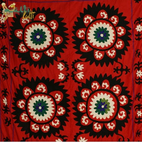 Tkanina dekoracyjna Suzani XVIII