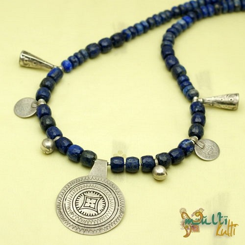 Lapis lazuli - naszyjnik z amuletem