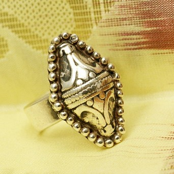 Srebrny pierścionek Beduin