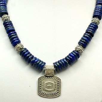 Duży orientalny naszyjnik z lapis lazuli i srebra