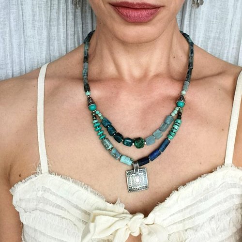 Podwójny naszyjnik z niebieskich kamieni