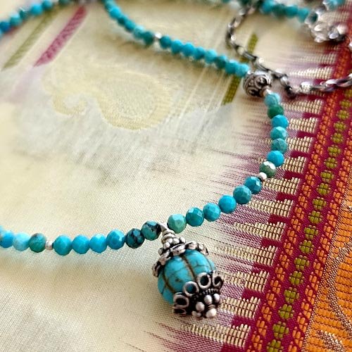 Krótki naszyjnik z niebieskich turkusów