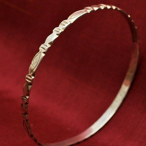 Berber: srebrna bransoletka koło V