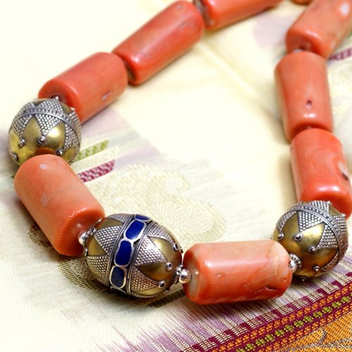 Duże korale. Naszyjnik z korala.