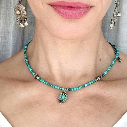 Krótki naszyjnik z niebieskich turkusów
