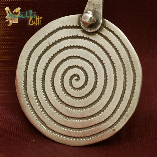 Spirala: stary berberyjski wisior