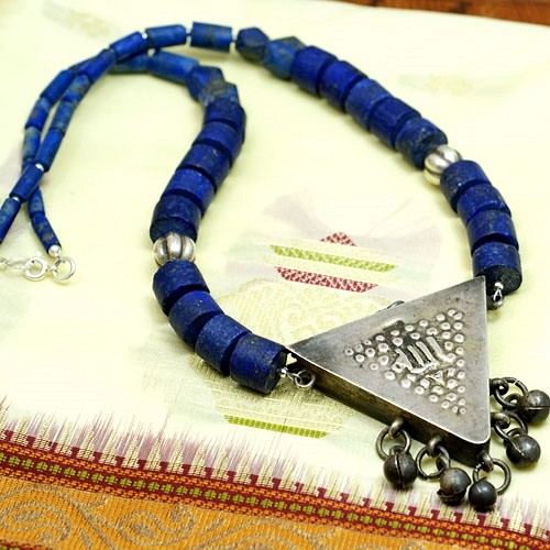 Zar: Naszyjnik z amuletem