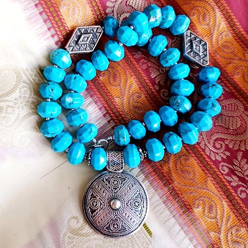 Duży naszyjnik z turkusu z wisiorem ze srebra