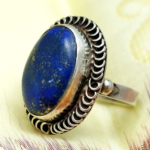 Srebrny pierścionek z lapis lazuli
