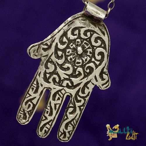 Hamsa: wisiorek z Maroka