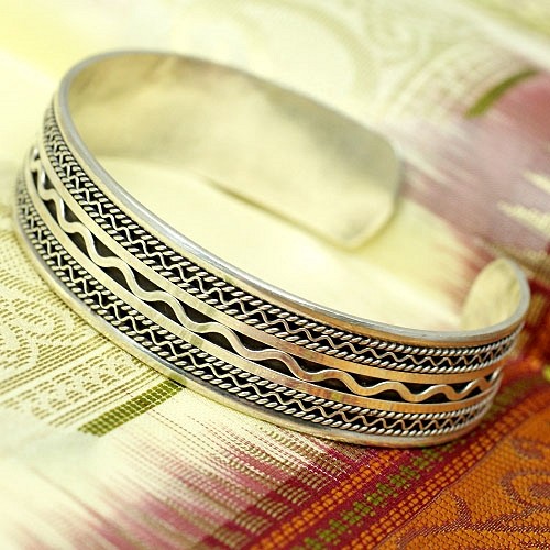 Otwarta srebrna szeroka bransoletka