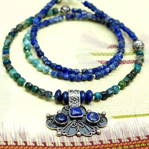 długi naszyjnik z lapis lazuli i turkusu