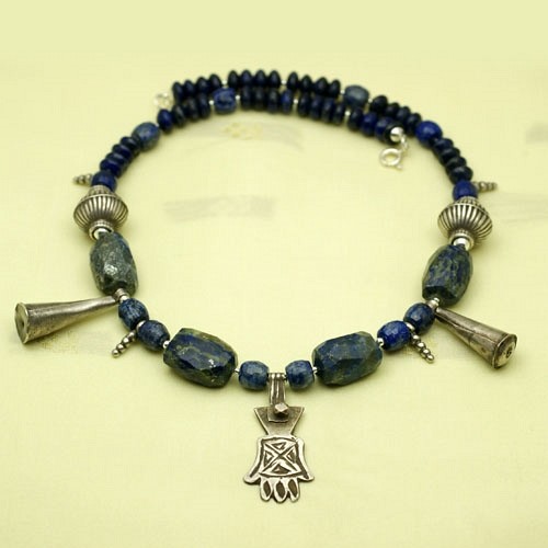 Etniczny naszyjnik z lapis lazuli i srebra