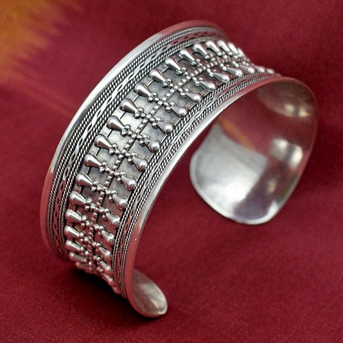 Duża srebrna bransoleta orientalna