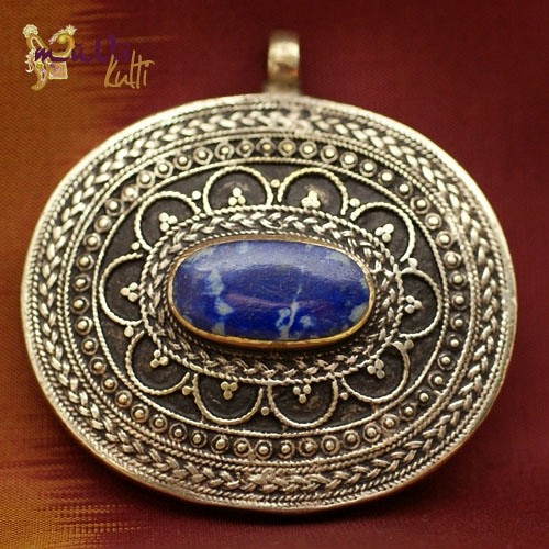 Orientalny wisior z lapis lazuli