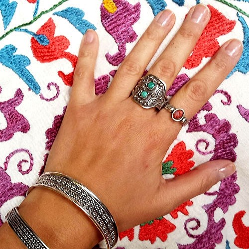 Srebrny pierścionek z koralem