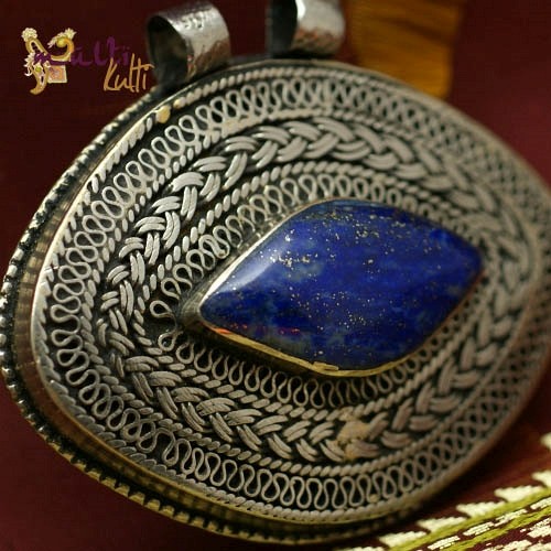 Orientalny srebrny wisior z lapis lazuli