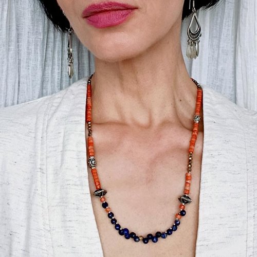 Etniczny naszyjnik z korala i lapis lazuli