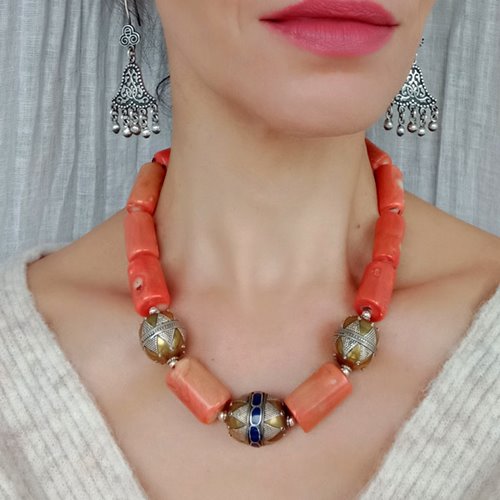 Duże korale. Naszyjnik z korala.