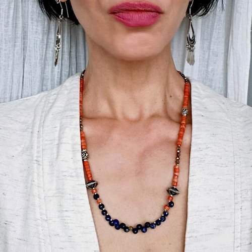 Etniczny naszyjnik z korala i lapis lazuli