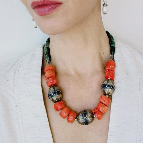 Duże korale na szyję