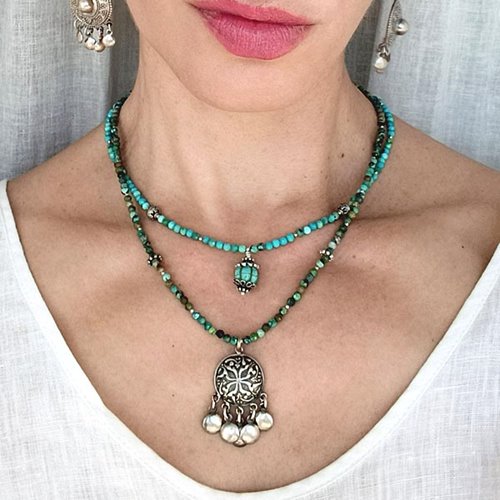 Krótki naszyjnik z niebieskich turkusów