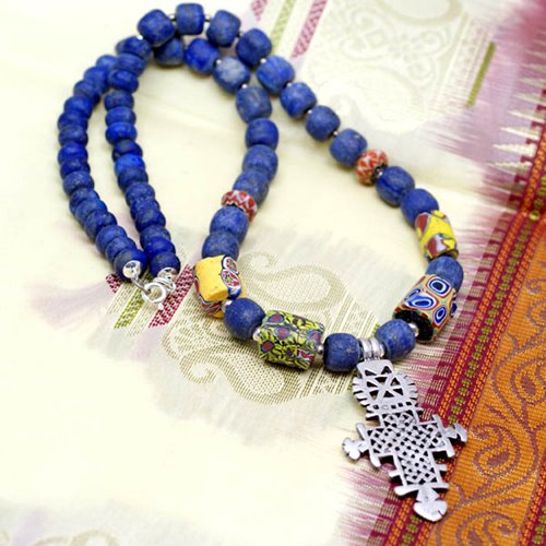 Naszyjnik z krzyżem koptyjskim i szkłem Murano