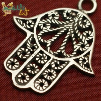 Ręka Fatimy: srebrny wisiorek amulet