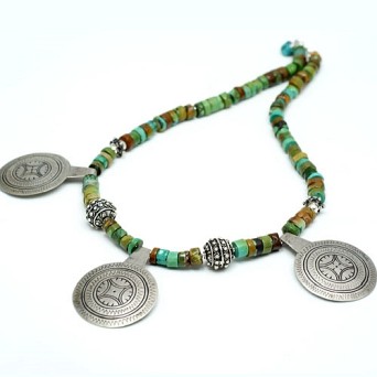 Berberyjskie amulety w turkusach