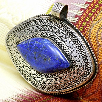 Duży wisior z lapis lazuli z Afganistanu