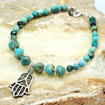 Ręka Fatimy: Amulet w turkusach