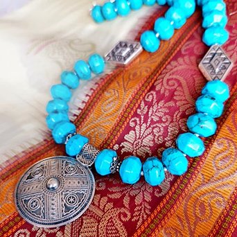 Duży naszyjnik z turkusu z wisiorem ze srebra