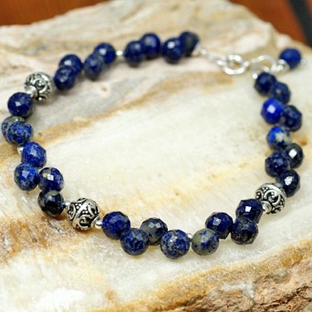 Elegancka bransoletka z lapis lazuli i srebra