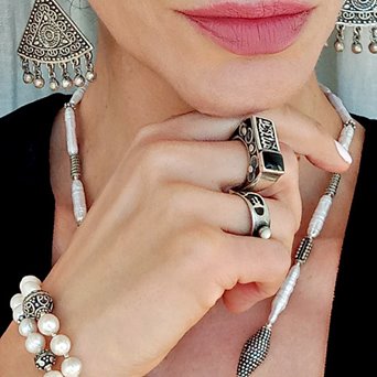 Arabski pierścionek z napisem