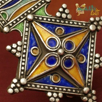 Biżuteria z Maroka: berberyjski wisior kompas