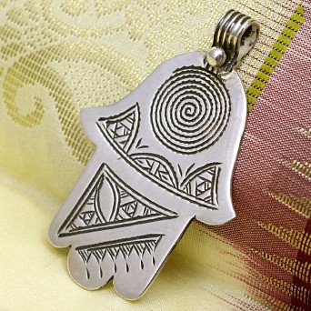 Hamsa: amulet z Maroka