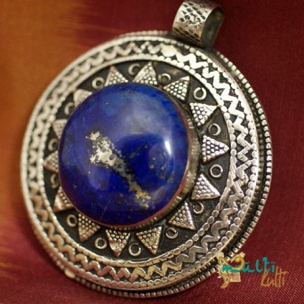 Srebrny wisior afgański z lapis lazuli
