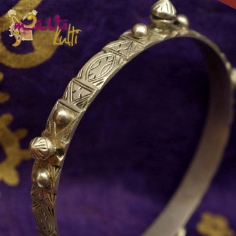 Tuareg: srebrna bransoleta z Maroka