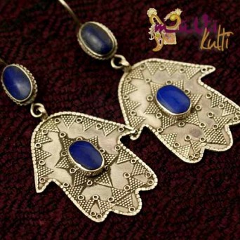 Ręka Fatimy: kolczyki z lapis lazuli