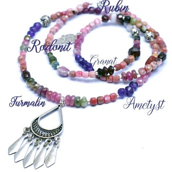 Długi naszyjnik z różowych kamieni