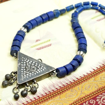 Zar: Naszyjnik z amuletem