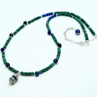 Delikatny naszyjnik z malachitu