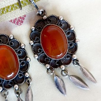 Agat i lotos. Kolczyki z Kairu