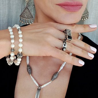 Arabski pierścionek z napisem