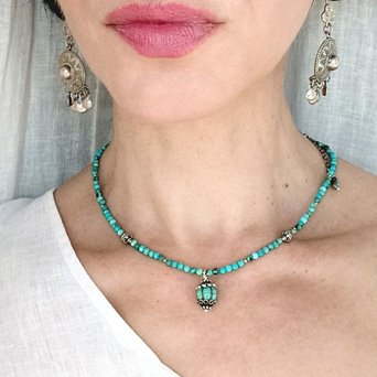 Krótki naszyjnik z niebieskich turkusów